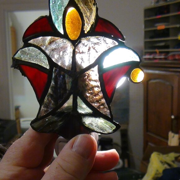 iffany Style Stained Glass Angel Night Light by River of Goods 5" H(Damaged) - Picture 6 of 12